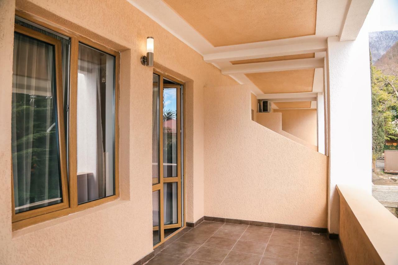 Old Gagra Hotel エクステリア 写真