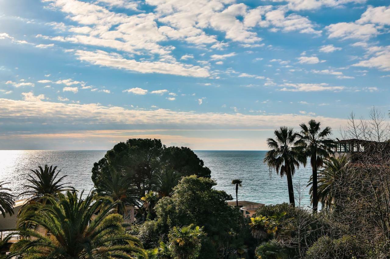 Old Gagra Hotel エクステリア 写真