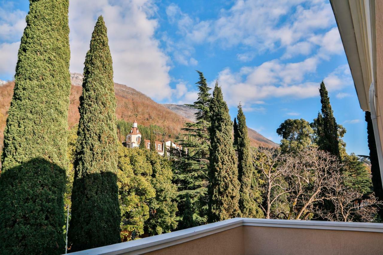 Old Gagra Hotel エクステリア 写真
