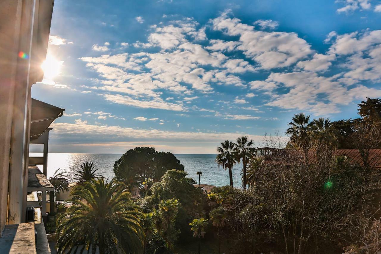 Old Gagra Hotel エクステリア 写真