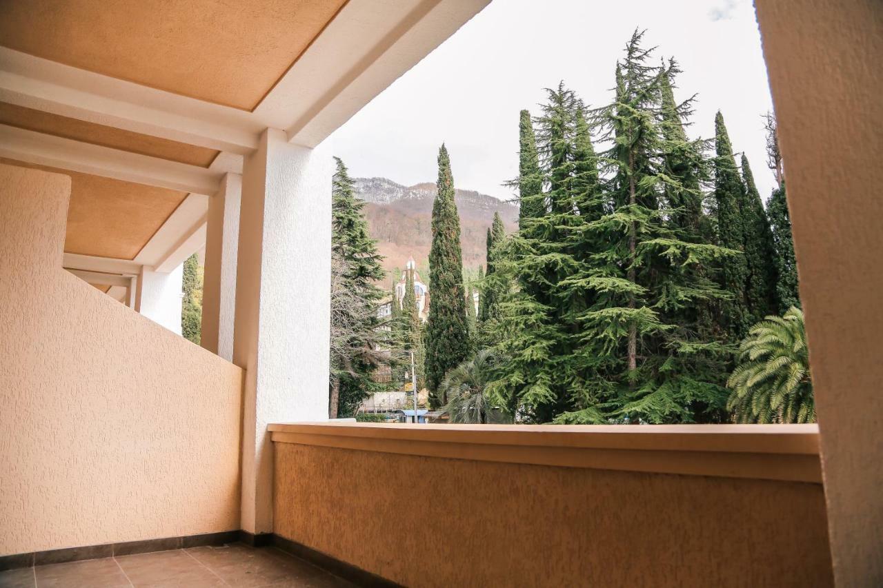 Old Gagra Hotel エクステリア 写真