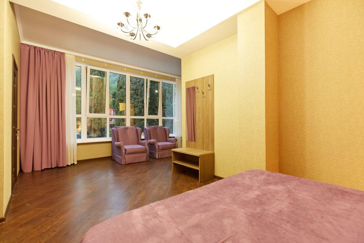 Old Gagra Hotel エクステリア 写真