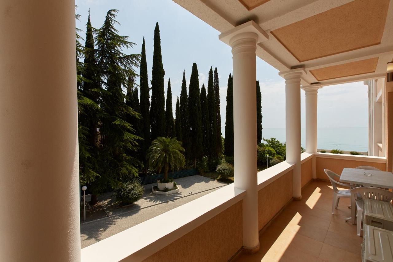 Old Gagra Hotel エクステリア 写真